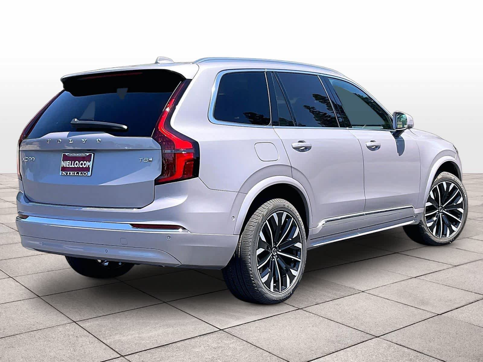 New 2026 Volvo XC90 T8 Plus w/ Protection Package AWD/4WD image 4
