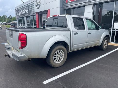Used 2014 Nissan Frontier SV w/ SV Value Truck Package RWD image 6