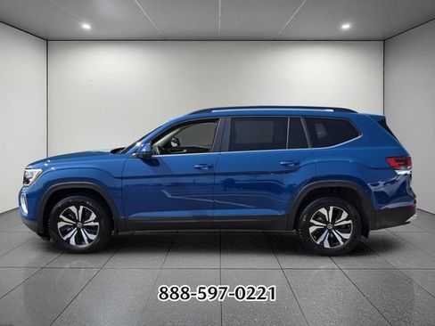 Used 2026 Volkswagen Atlas SE FWD image 2