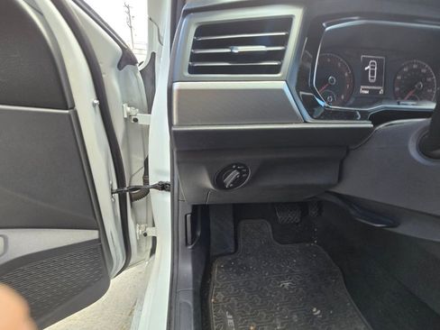 Used 2019 Volkswagen Jetta SE image 10