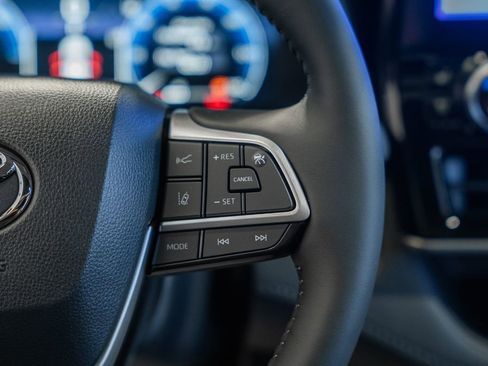 New 2026 Toyota Highlander Platinum image 31