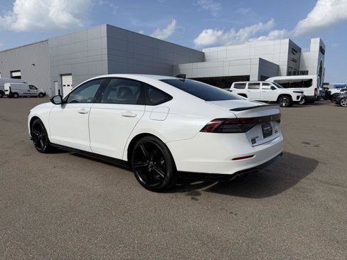 Used 2023 Honda Accord Sport image 4