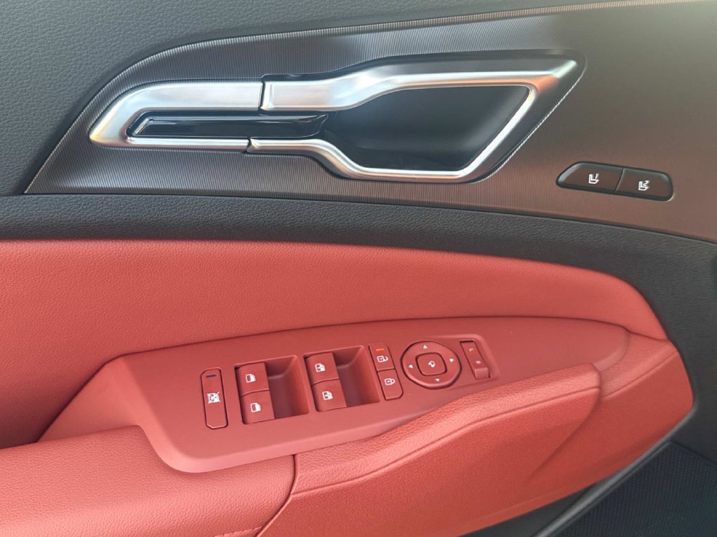 New 2026 Kia Sportage SX FWD image 21