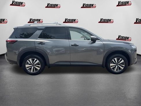 Certified 2024 Nissan Pathfinder SL w/ Cargo Package AWD/4WD image 4
