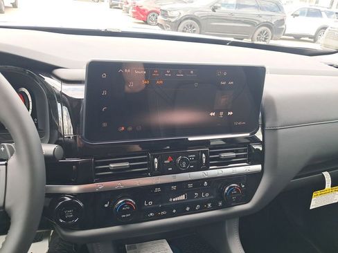 New 2026 Nissan Pathfinder SL w/ Lighting Package AWD/4WD image 18