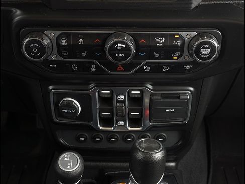 Used 2021 Jeep Wrangler Unlimited Sport AWD/4WD image 33