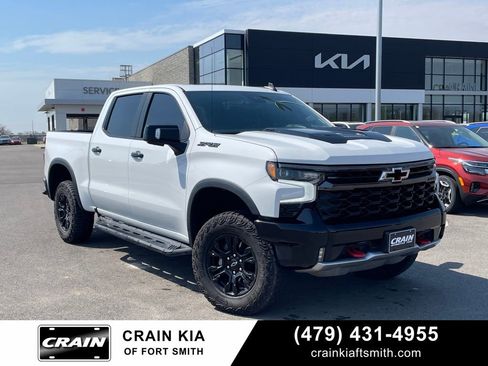 Used 2024 Chevrolet Silverado 1500 ZR2 w/ Technology Package AWD/4WD image 1