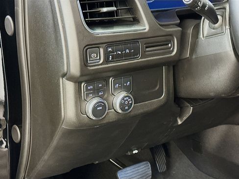 Used 2024 GMC Yukon SLT image 17