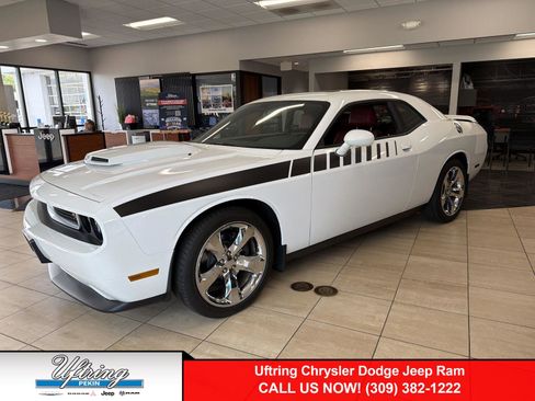 Used 2014 Dodge Challenger R/T Plus RWD image 1