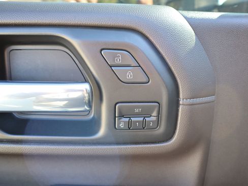 Used 2021 Chevrolet Silverado 2500 LTZ w/ LTZ Convenience Package image 24