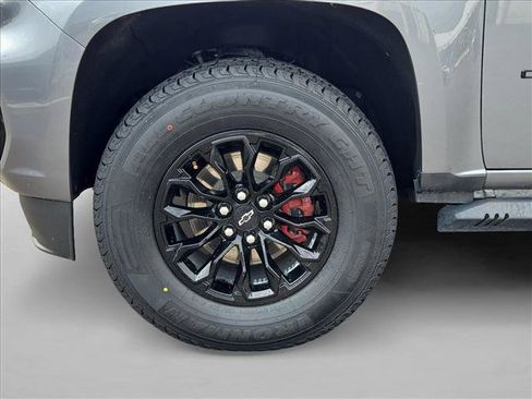 Used 2022 Chevrolet Colorado Z71 w/ Trail Boss Package AWD/4WD image 22