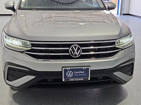Certified 2023 Volkswagen Tiguan SE FWD image 10