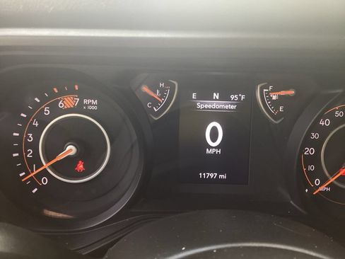 Used 2025 Jeep Wrangler Unlimited Sport AWD/4WD image 13