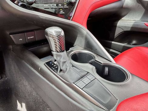 Used 2022 Toyota Camry SE w/ Audio Upgrade Package FWD image 17