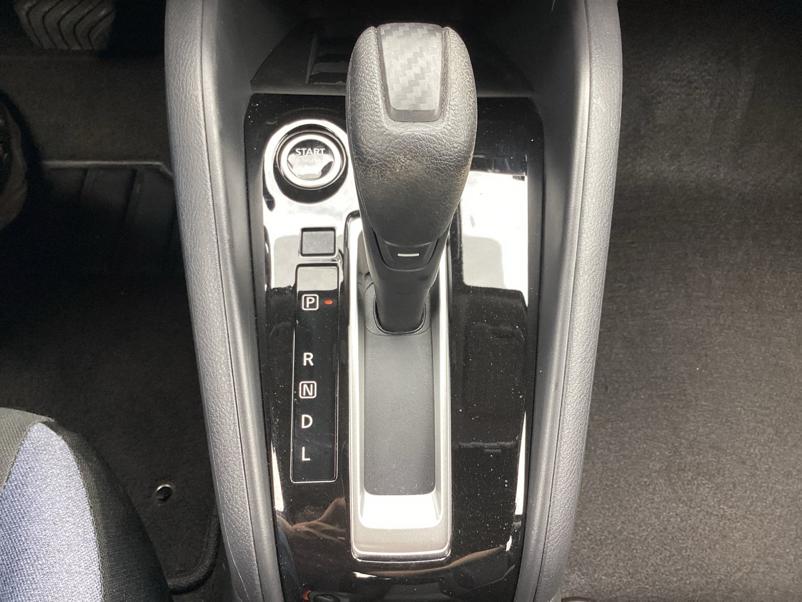 Used 2025 Nissan Versa SV FWD image 23