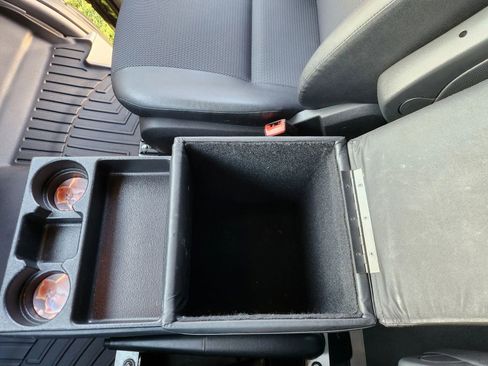 Used 2016 Mercedes-Benz Sprinter 2500 image 40