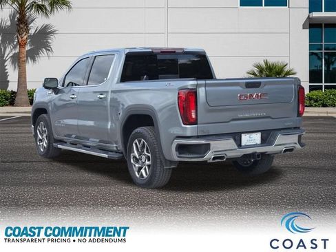 Used 2023 GMC Sierra 1500 SLT w/ SLT Premium Package AWD/4WD image 8