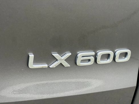 Used 2024 Lexus LX 600 4WD w/ Luxury Package image 26