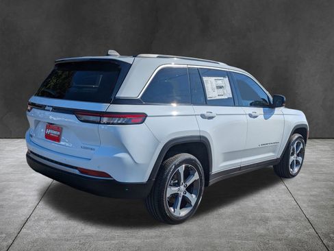 New 2026 Jeep Grand Cherokee Limited RWD image 4