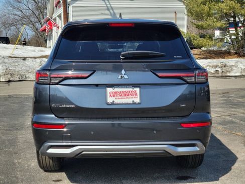 New 2026 Mitsubishi Outlander SE image 4
