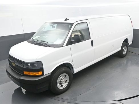 Used 2023 Chevrolet Express 2500 Extended image 26