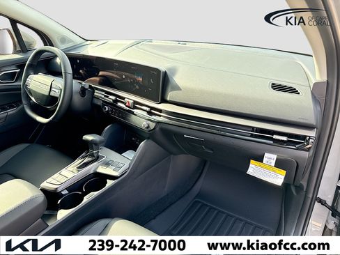 New 2026 Kia Sportage SX FWD image 13