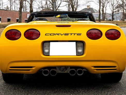 Used 2001 Chevrolet Corvette Convertible w/ Preferred Equipment Group2 image 7