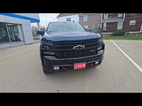 Used 2021 Chevrolet Silverado 1500 LT Trail Boss w/ Convenience Package II AWD/4WD image 2
