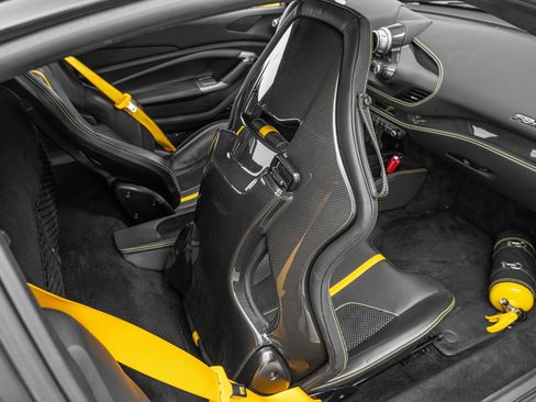 Used 2021 Ferrari F8 Tributo image 28