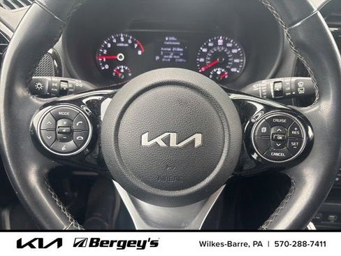 Certified 2022 Kia Soul GT-Line image 5