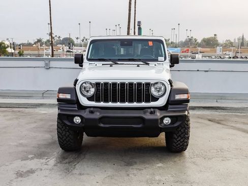 Used 2025 Jeep Wrangler Sport AWD/4WD image 3