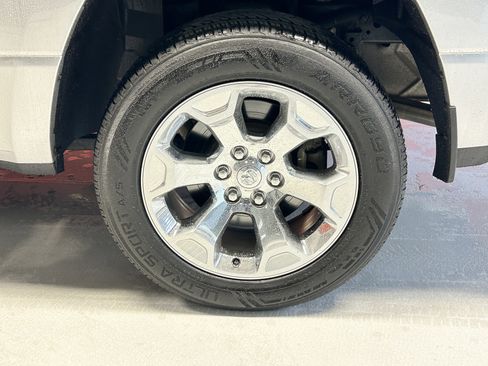 Used 2022 RAM 1500 Big Horn AWD/4WD image 4