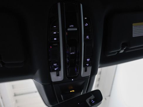 Certified 2019 Porsche Cayenne S image 35