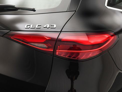 Used 2025 Mercedes-Benz GLC 43 AMG 4MATIC image 25