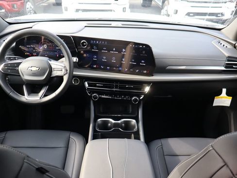 New 2027 Chevrolet Traverse LT w/ Driver Confidence Package AWD/4WD image 23
