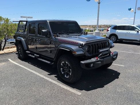 Used 2025 Jeep Gladiator Rubicon AWD/4WD image 2
