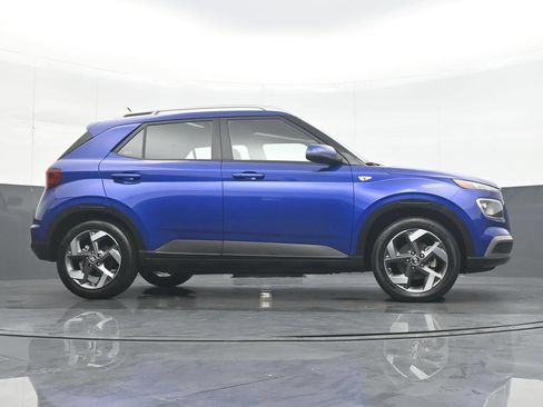 Used 2025 Hyundai Venue SEL FWD image 31