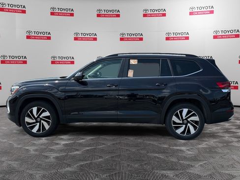 Used 2025 Volkswagen Atlas SE AWD/4WD image 8