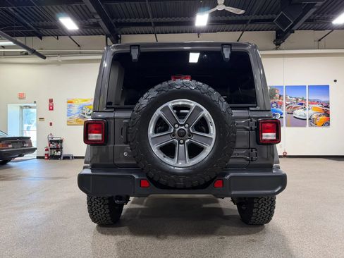 Used 2020 Jeep Wrangler Unlimited Sahara w/ Uconnect 4C Nav & Sound Group AWD/4WD image 6