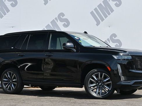 Used 2024 Cadillac Escalade Sport w/ Touring Package image 3
