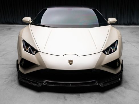 Used 2021 Lamborghini Huracan EVO RWD image 23