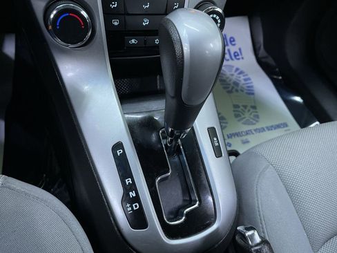 Used 2016 Chevrolet Cruze LT image 25
