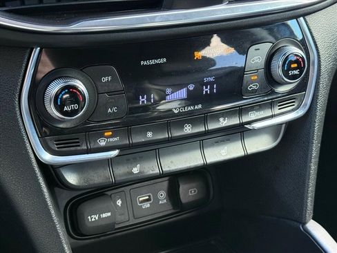 Used 2020 Hyundai Santa Fe SEL image 16