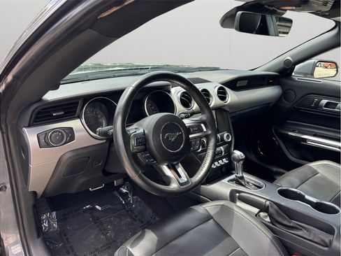 Used 2022 Ford Mustang Premium RWD image 6