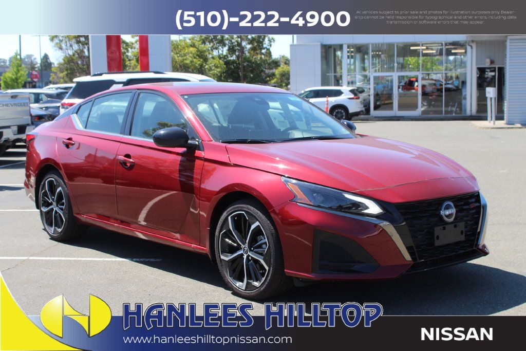 New 2025 Nissan Altima 2.5 SR w/ SR Premium Package FWD image 5