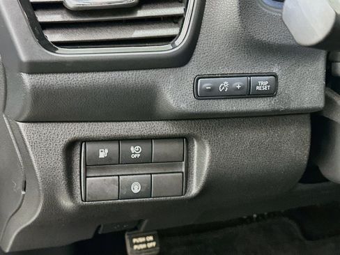 Used 2025 Nissan Leaf S FWD image 17