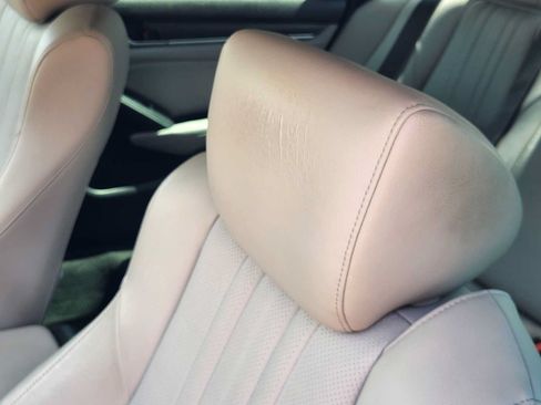 Used 2018 Honda Accord Touring image 14