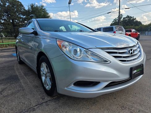 Used 2013 Hyundai Sonata GLS FWD image 2