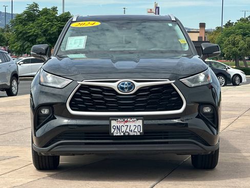 Certified 2024 Toyota Highlander XLE FWD image 11