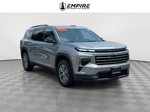 Used 2026 Chevrolet Traverse LT AWD/4WD image 1